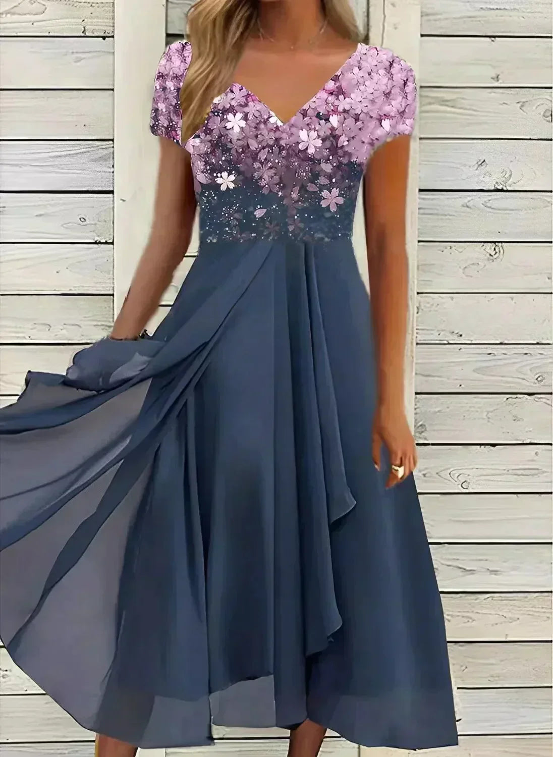 Camille Laurent | Elegant festkjole i midi-længde med blomsterprint og chiffon